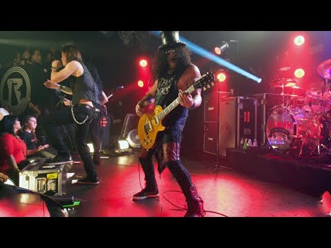 Slash ft. Myles Kennedy & The Conspirators - Nightrain (Live At The Roxy)