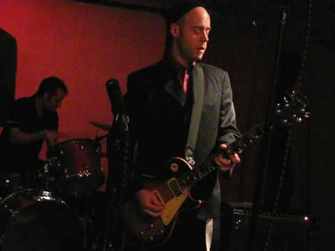 Skadventures of SkaJenny: Slackers & HubCityStompers @ Asbury Lanes - Slackers 5 - BONJOVI COVER