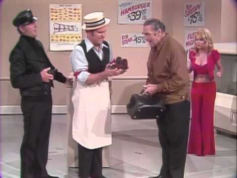 Dean Martin, Ernest Borgnine, Dom DeLuise & Charo - The Hold Up