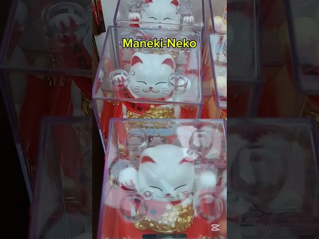 Vídeo relacionado con Lachineuse Grand Maneki Neko Dorado con Brazo Móvil - Estatua de Gato japonés - Estatuilla de 20 cm - Objeto Kawaii Deco Oro - Idea de Regalo Japón Asia - Suerte, Fortuna