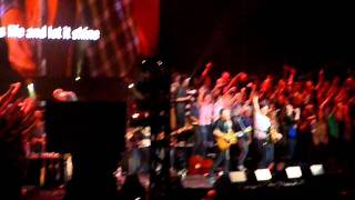 Chris Tomlin & Kristian Stanfill - Lay Me Down (LIVE @ Passion 2012)