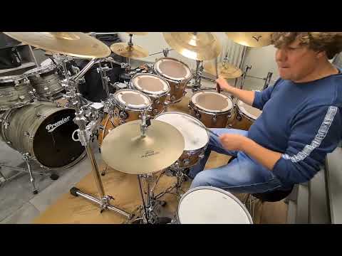 DW collectors twisted birch over maple kit. Short groove