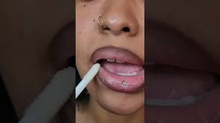 Download lagu ASMR | LIPGLOSS APPLICATION ♡ { DIY GLITTER GLOSS } yay or nay? ✨ mp3