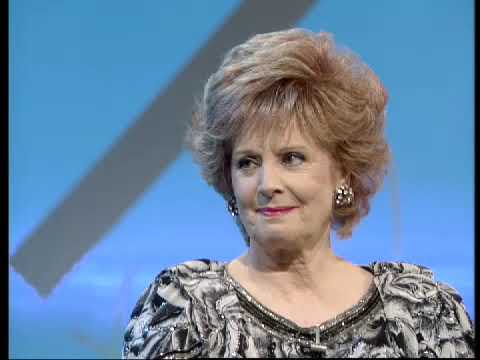 Barbara Knox Interview and Sings on Wogan - 24 April 1992