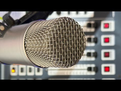 📻  BIEN DESPIERTOS 🖥️
