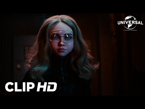 Clip en español - M3GAN echa a volar