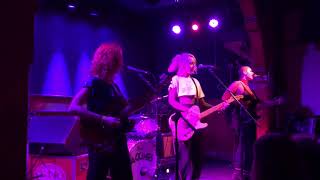 The Regrettes "Hey Now" Live at Schubas Chicago 08 04 2018 Lolla Aftershow