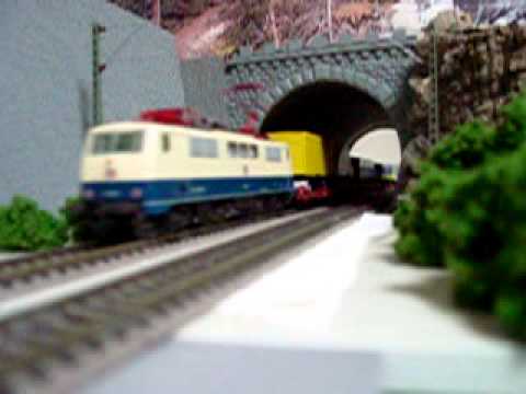 Europe Rail 2001 Model railroad　Modelleisenbahn　DB　111　E-Lok　Rollende Landstraße (rolling highway)