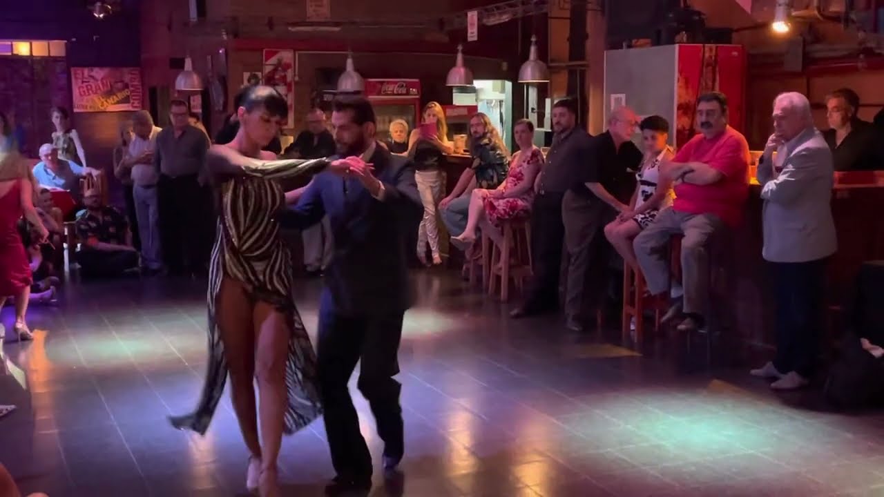 Video thumbnail for Analia Morales y Gabriel Ponce @ Milonga Caro Tango 3/27/23 #1