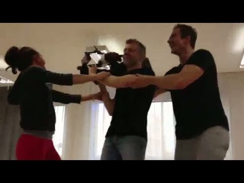 Camilla Läckberg och Kristjan Lootus dansar med kameramannen - Let’s Dance (TV4)