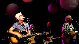 Nick Lowe and Robyn Hitchcock w/Los Straitjackets - Hungry for Love