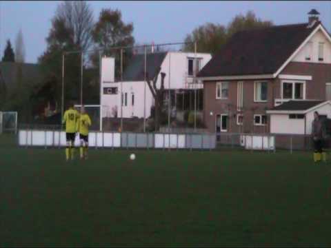 22 april 2010 VV Moerkapelle 5 - VV Bergambacht 1 4-3 (1-0) doelpunt vrije trap Wesley 3-1