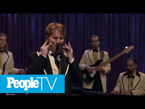 How Dan Finnerty Became The Go-To Guy For Movie Wedding Bands | PeopleTV | Entertainment Weekly