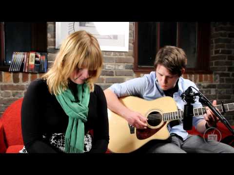 Leigh Nash - Sixpence None The Richer There She Goes - Acoustic Performance Singing Success