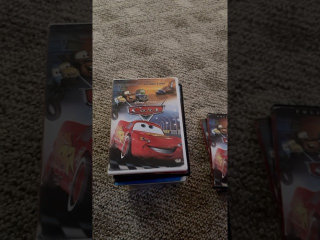 Vídeo relacionado con Disney Pixar Cars Lightning McQueen 95 - Retrato de Cars Sudadera con Capucha