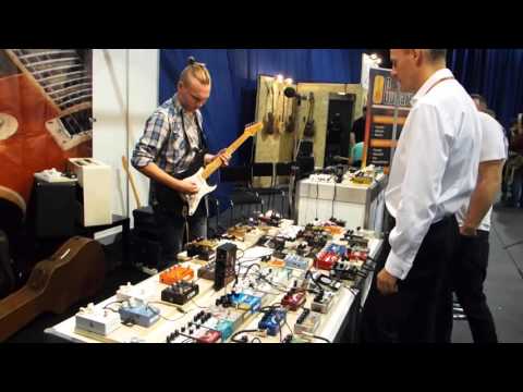 Select Guitars Terepasztal