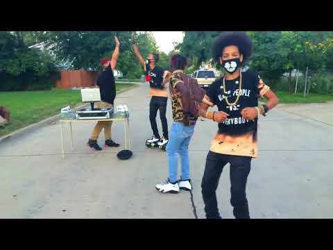 Ayo and teo dancing mbelengende,.