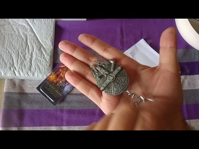 Vídeo relacionado con Disney Star Wars Millennium Falcon Pewter Key Ring