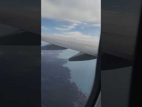 Ryanair flight  FR6185 from Bari to Pisa. Final approach and landing.