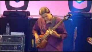 Xavier Padilla bass solo with Gipsy Kings live, London, 2005