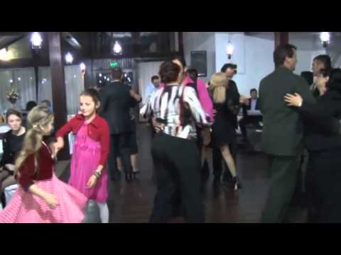 Formatia Maggic DOr Bucovina  Cumatrie la Vila Lulu   Program vocal 3