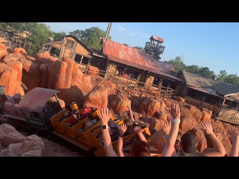 Big Thunder Mountain Full POV - Disney World - Magic Kingdom