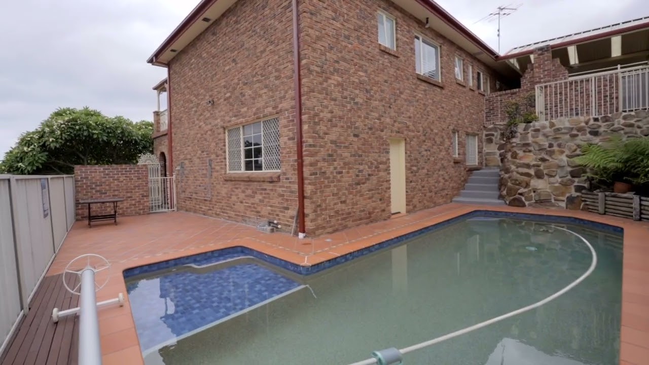 24 Halley Crescent, Woonona NSW