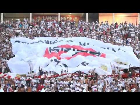 FotoTorcida - Independente levantando bandeirão novo e festejando no Pacaembu