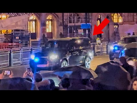 ✨ Princess Kate Stuns as the Entire Royal Family Arrives at Westminster Abbey for Christmas ✨