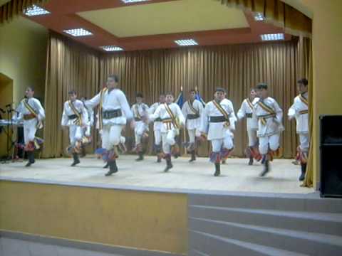 Ansamblul "Romanasul"  Albesti-Saschiz.AVI