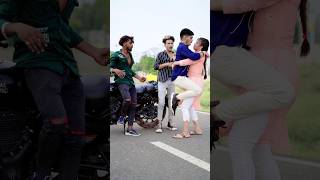 Download lagu Tu Kaun Hai |Akshay Kumar, Rekha, Raveena Tandon | Kumar S, Sadhana S |Khiladiyon Ka Khiladi #shorts mp3