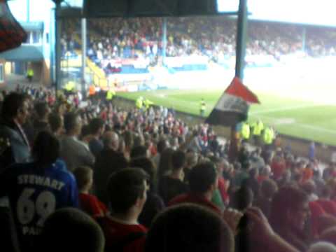 FC UTD OF MANCHESTER  -  Vs MATLOCK  - 2010 - SINGING " I AM AN FC FAN "