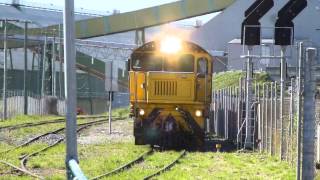 preview picture of video 'Australian Trains: Townsville, Queensland snapshot, 21Jun14'