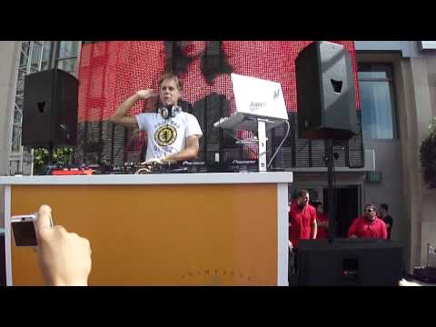 Armin @ Hard Rock 2011, Armin van Buuren ft. Nadia Ali - Feels So Good