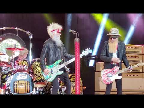 ZZ Top - "Tush" featuring Dusty Hill's vocals from his last concert with the band. 9/23/2021