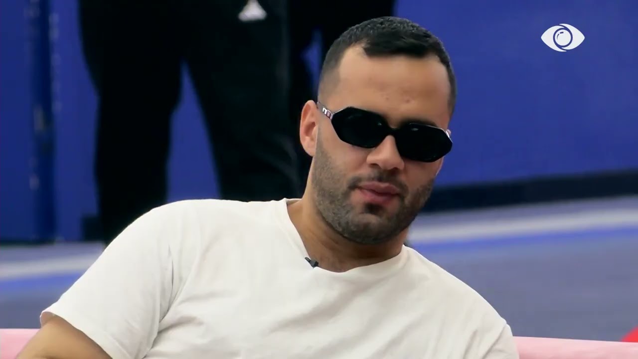 Rogerti është e keqja e domosdoshme/ Vijon biseda mes Stenaldos dhe Juelës