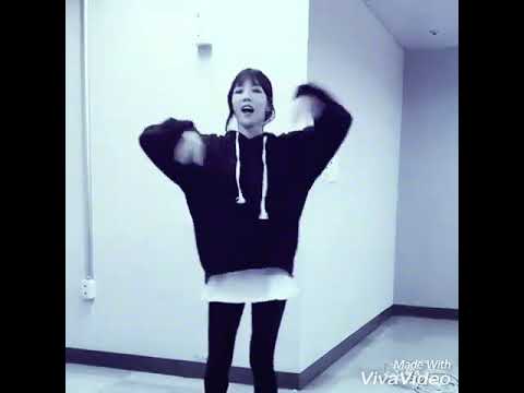 SNSD Taeyeon, EXO Suho, Apink Jeong Eun Ji, NCT Johnny Cover Red Flavor - Red Velvet