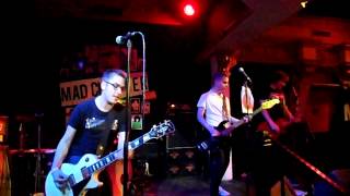 Los Tiquisnikis - La hormigonera asesina - Sala Madchester (27/02/2013)