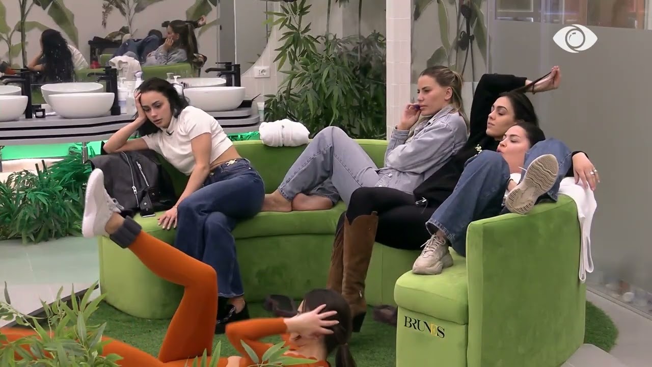 “Livia, po qortohesh në vendin e punës! O sekretare…”/ Rozana-Vserlos: Po ti kur e mbyll, o llokum