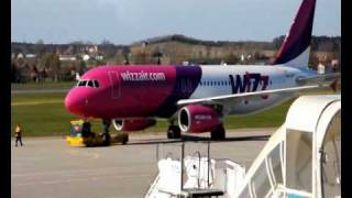 preview picture of video 'Wizzair - AIRBUS A320-232 @ Lech Walesa Airport 25.04.2010r.'