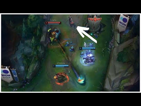 T1 Gumayusi turns Keria's missplay around on Aphelios