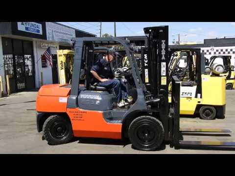 #2465 Nice Low Hour 2005 Toyota 7FKGU40, 9,000 lb. Capacity Pneumatic tire forklift