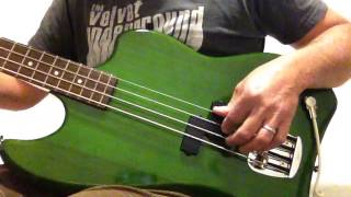 Video thumbnail for Dearmond Jet-Star Spel Special Electric Bass Guitar Emerald Green by johnnyangel69