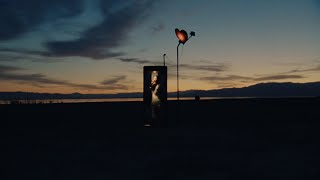 Musik-Video-Miniaturansicht zu The Walk Home Songtext von Young the Giant