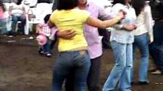 preview picture of video 'esto es bailar que rico lo mueve ruedo san jose periban mich.'