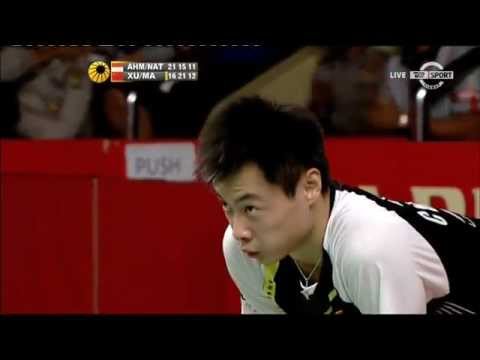 Amazing Badminton Rally - Behind the Back Winner!