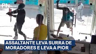 Homem luta com assaltante e impede roubo