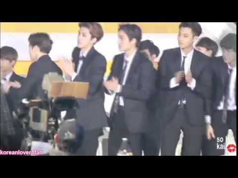 141221 EXO REACTION when 2NE1 WON&BOWING!