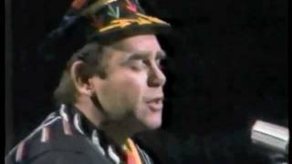 Elton John - Sartorial Eloquence (Live on the Tomorrow Show in 1980)