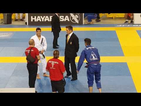 Igor Almeida v Raul Carmona (Qtr final)